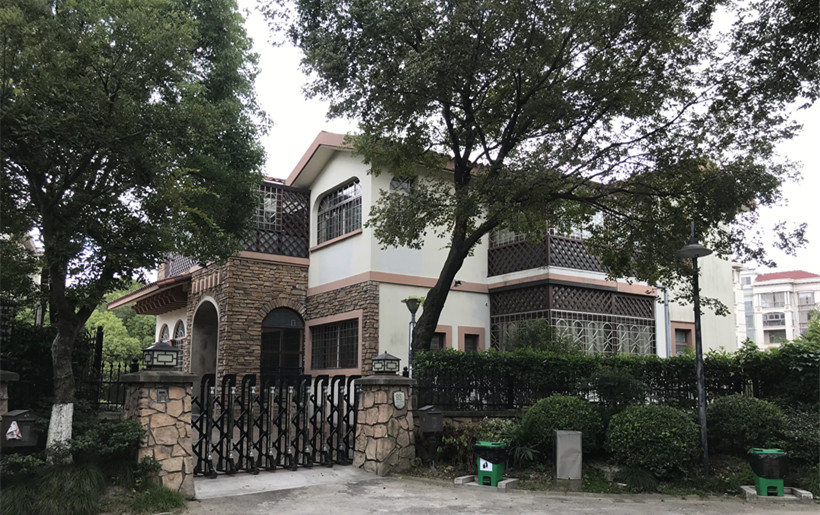 南通圓形觀光型別墅電梯，優(yōu)山美地花園3層圓形別墅電梯客戶案例