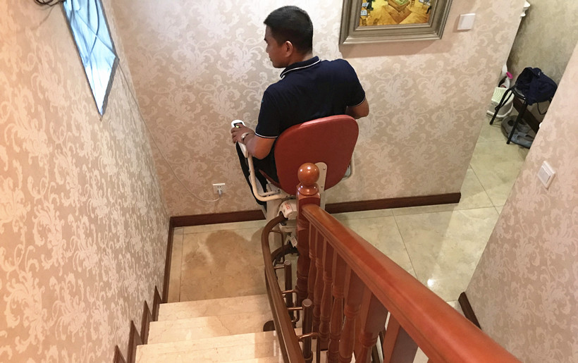 浙江桐廬2層座椅電梯勘測(cè)現(xiàn)場(chǎng)和設(shè)計(jì)模型分享