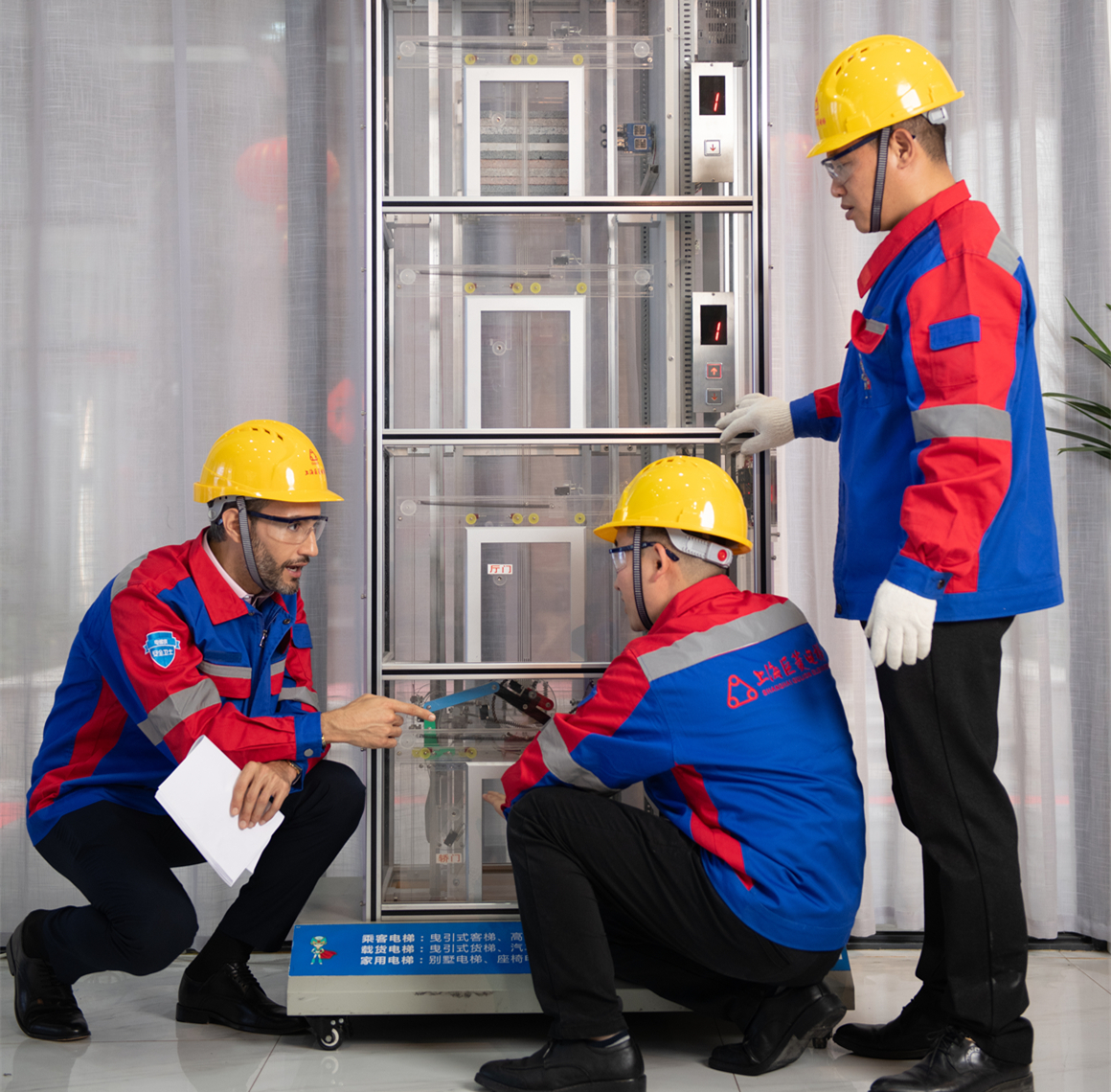 團(tuán)隊(duì)風(fēng)采3